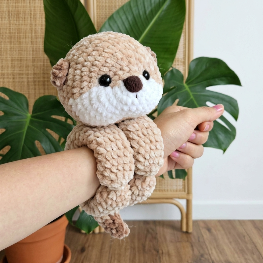🦦 Low Sew Crochet Otter